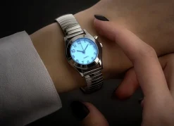 Armbanduhr mit Stretcharmband