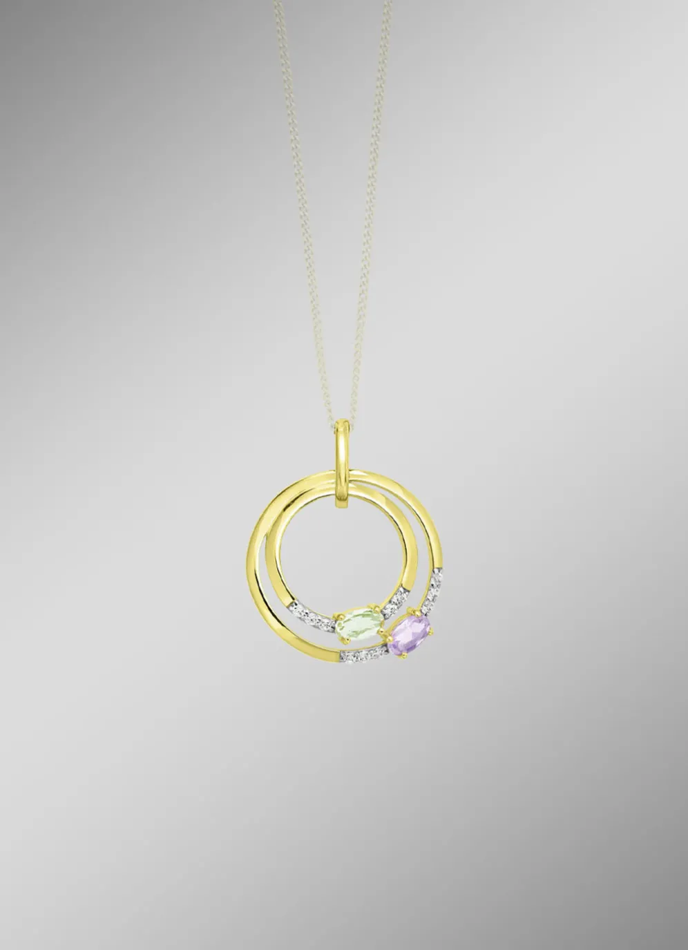 Attraktiver Blickfang: Anhänger mit synth. Zirkonia und Glassteinen