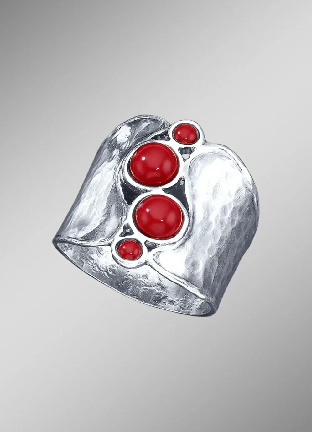 Außergewöhnlicher Damenring mit Koralle