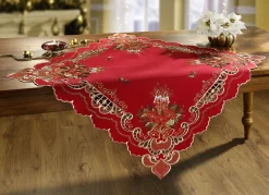 Aufwendig gestaltete Tisch- und Raumdekoration