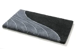 Badgarnitur mit Hoch-Tief-Effekt