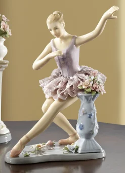 Ballerina aus Porzellan