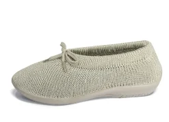 Ballerina mit elastischem Einschlupf und Schnürung