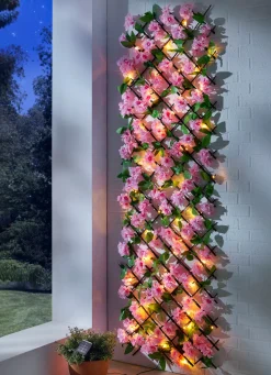 Beleuchtetes Wandgitter