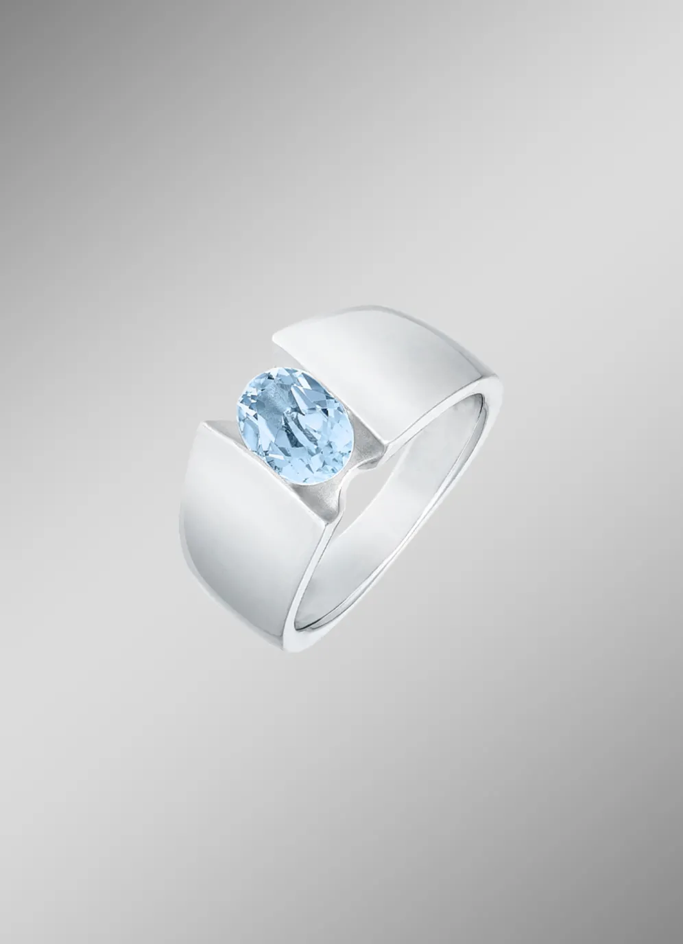 Beliebter Damenring mit Blautopas