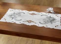 Bestickte Tisch- und Raumdekoration