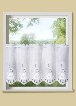 Bestickter Kurzstore mit gebogtem Abschluss