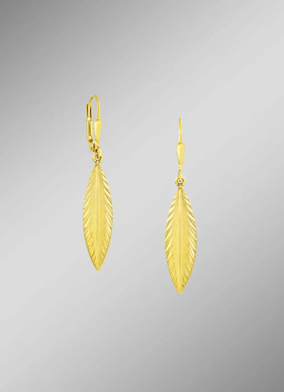 Bewegliche Ohrringe im Blätter-Design