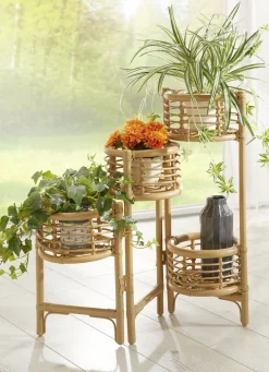 Blumenständer aus Rattangeflecht