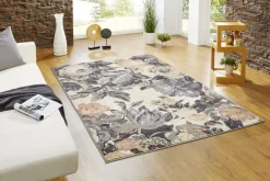 Brücke und Teppiche