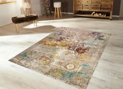 Brücken und Teppiche aus Flachgewebe mit aufwendiger Dessinierung