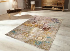 Brücken und Teppiche aus Flachgewebe mit aufwendiger Dessinierung