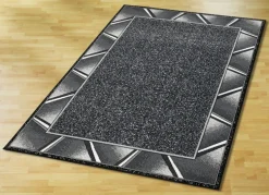 Brücken und Teppiche mit ansprechender Bordüre