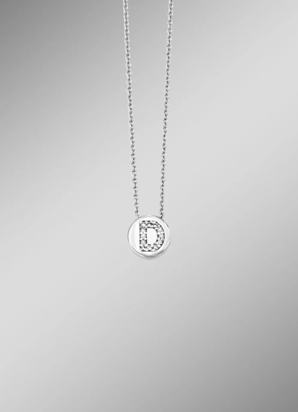 Buchstaben-Anhänger mit Ankerkette