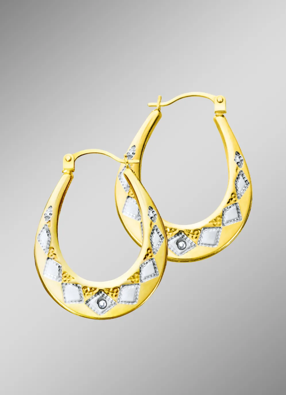 Creolen im Rautenmuster