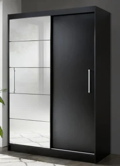 Durchdachter Schwebetürenschrank mit Spiegelfront