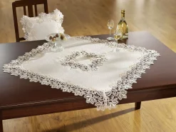 Elegante Raumdekoration mit 2-farbiger Makramee-Spitze