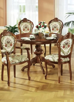 Esszimmer-Stühle oder Sessel in Nussbaum