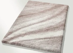 Fantasievoll gestaltete Brücken und Teppiche