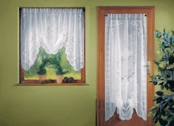 Fensterdekoration mit Stangendurchzug