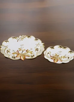 Filigran gearbeitete Tisch- und Raumdekoration