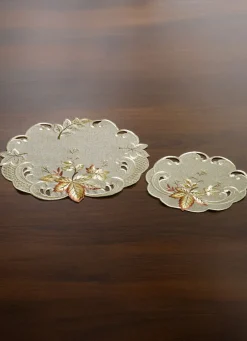 Filigran gearbeitete Tisch- und Raumdekoration