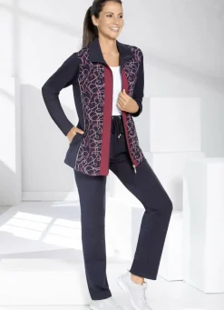 Freizeitanzug mit Druck im Vorderteil