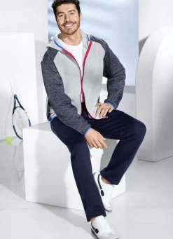 Freizeitanzug mit Kapuze