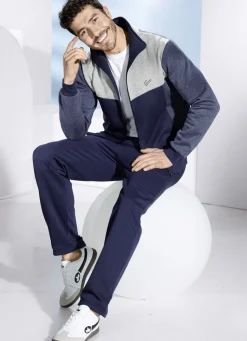 Freizeitanzug mit Seitentaschen