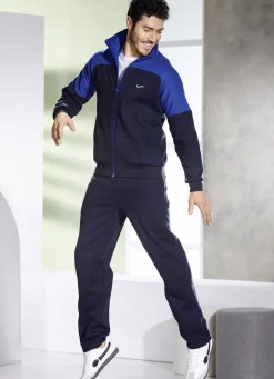 Freizeitanzug mit Seitentaschen