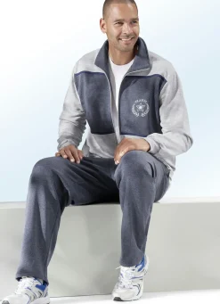 Freizeitanzug mit zwei Hosen