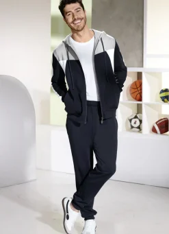 Freizeitanzug von „Athlet“