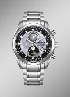 Funk-Solar-Herrenuhr mit Super-Titanium-Bandgehäuse