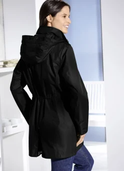 Funktionsjacke mit abnehmbarer Kapuze