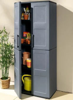 Gartenschrank mit soliden Stahlscharnieren