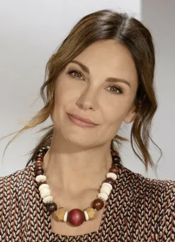 Halskette mit Holzkugeln nach Verlauf