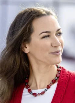 Halskette mit Schmuckelementen