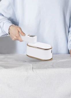 Handliches Dampfbügeleisen