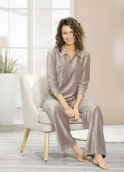 Hausanzug in Cord-Optik