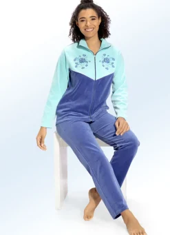 Hausanzug mit Stickerei- und Strasssteinzier