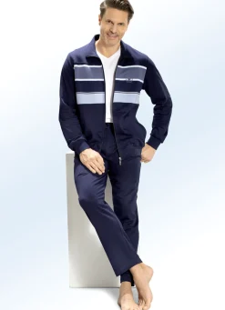 Hausanzug mit Streifendessin