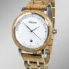 Herrenuhr mit Holzband der Marke Waidzeit