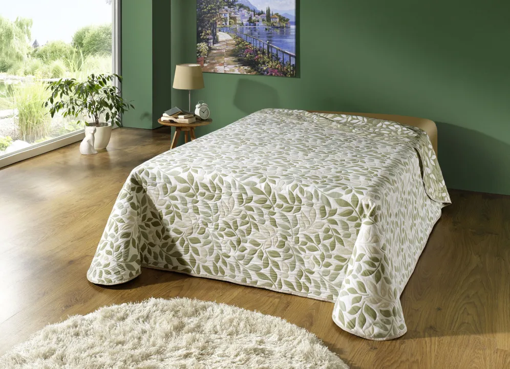 Hochwertige Tagesdecke mit Bandeinfassung