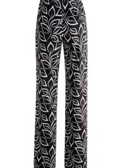 Hose in bequemer Weite