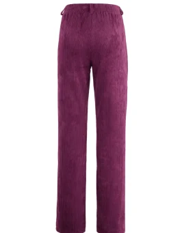 Hose in modischer Weite