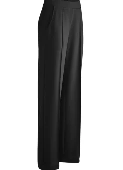 Hose in modischer Weite