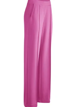 Hose in modischer Weite