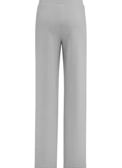 Hose in modischer Weite