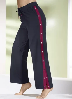 Hose mit seitlichen Knöpfen