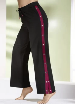 Hose mit seitlichen Knöpfen